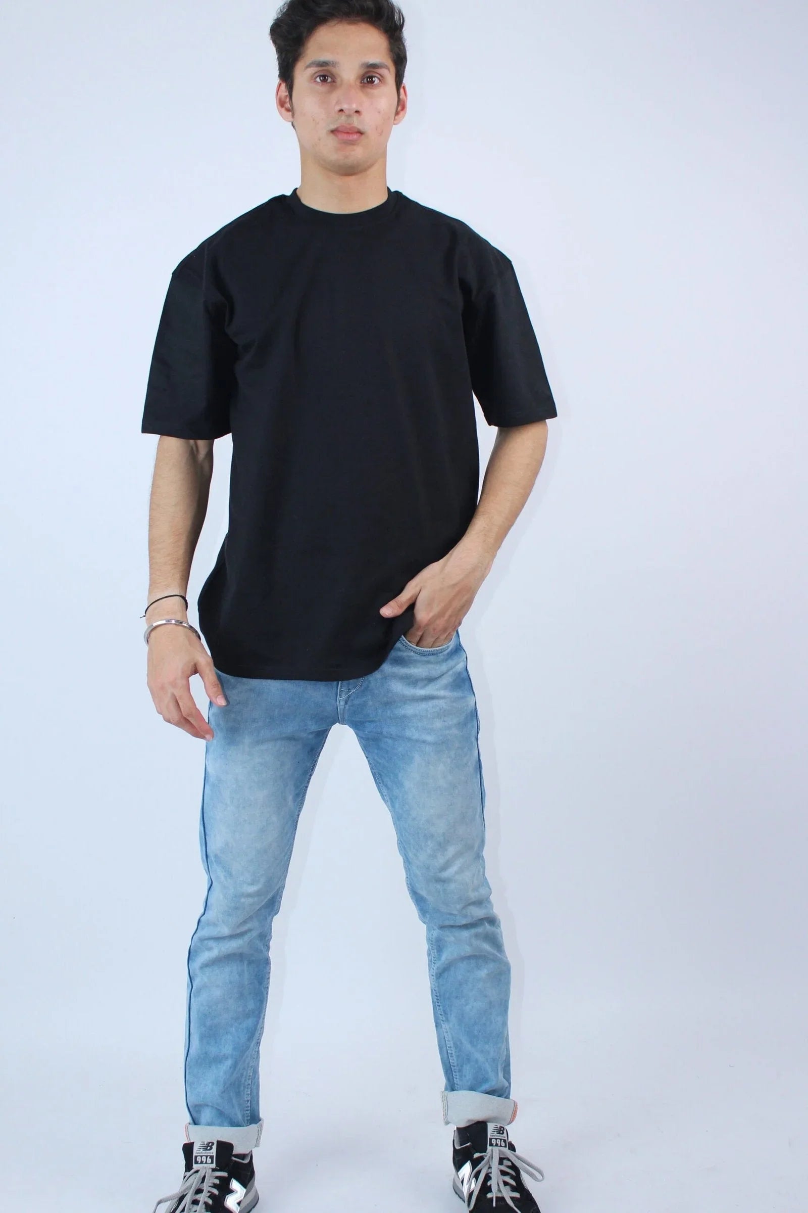 Solid Black Oversized Printed T-Shirt - Calywer