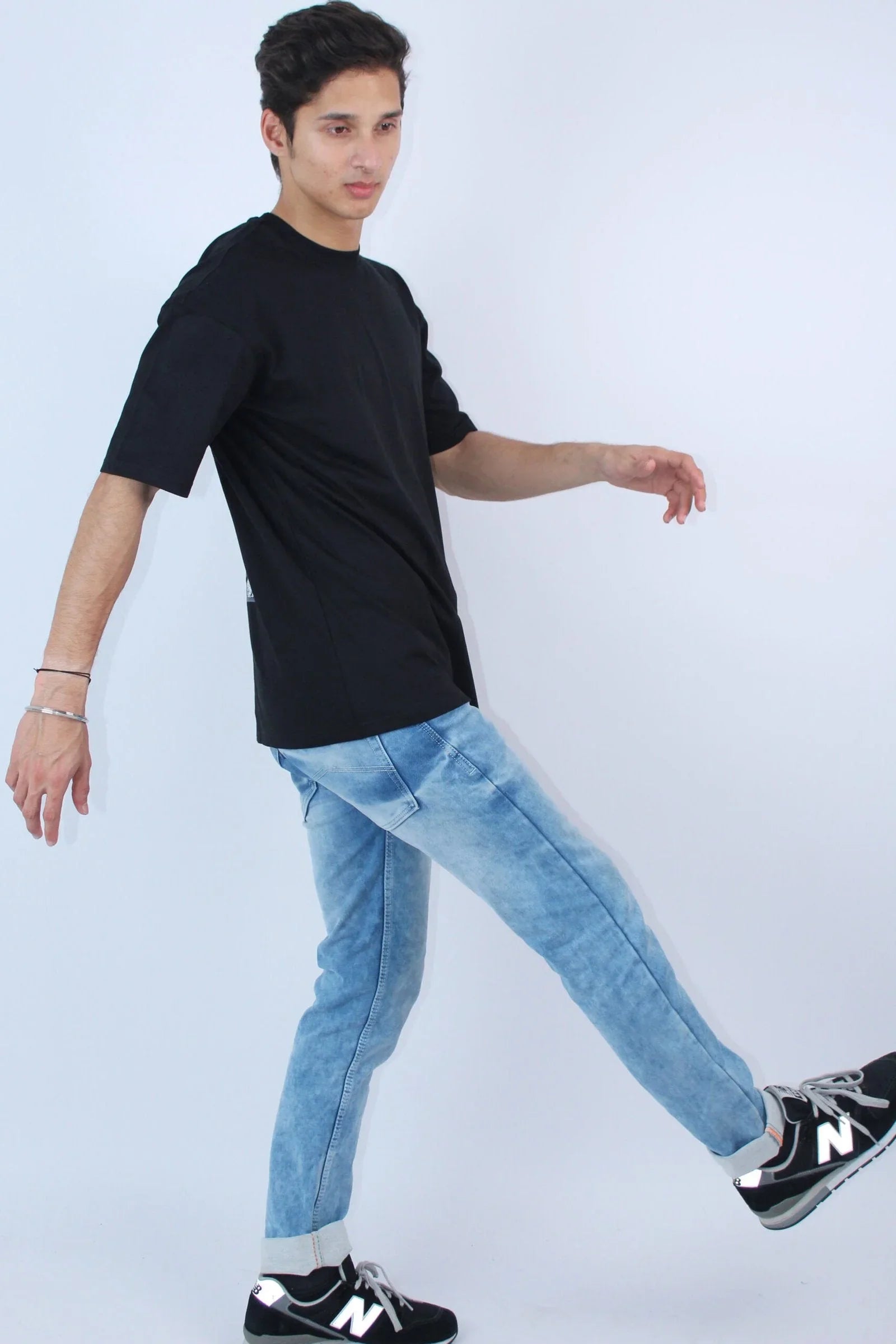 Solid Black Oversized Printed T-Shirt - Calywer