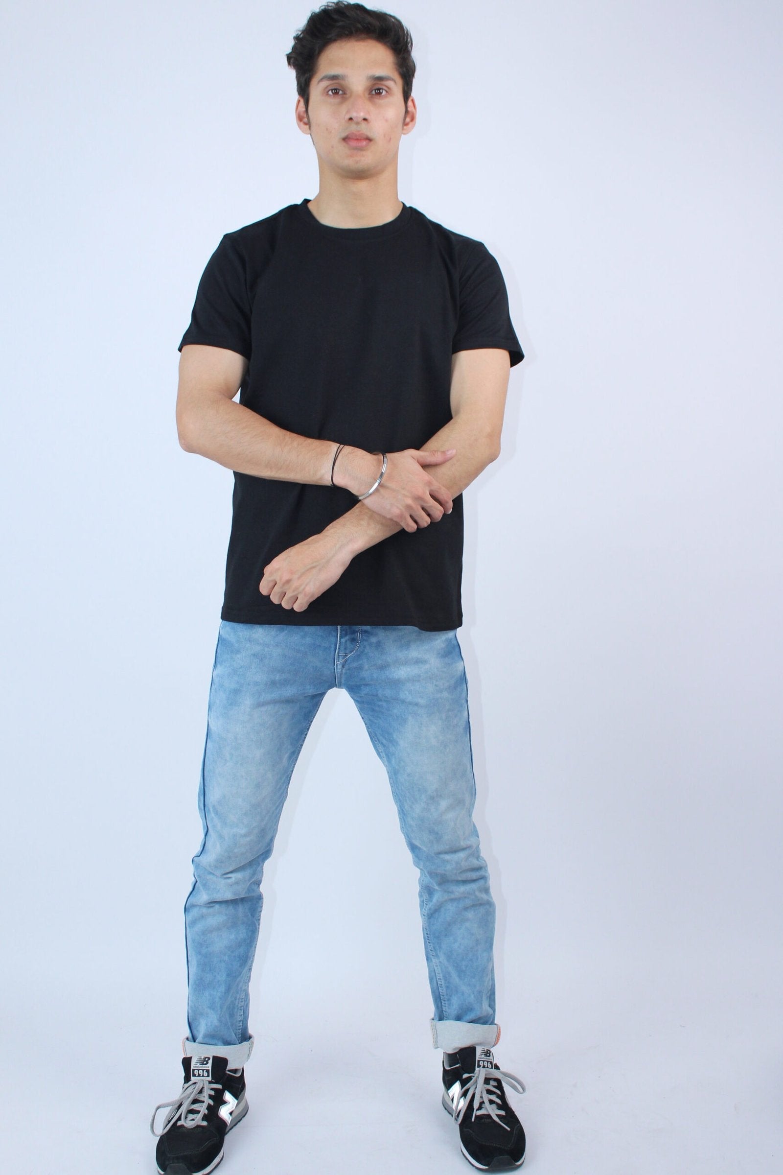 Men's Regular Slim Fit Black T-Shirt - Calywer