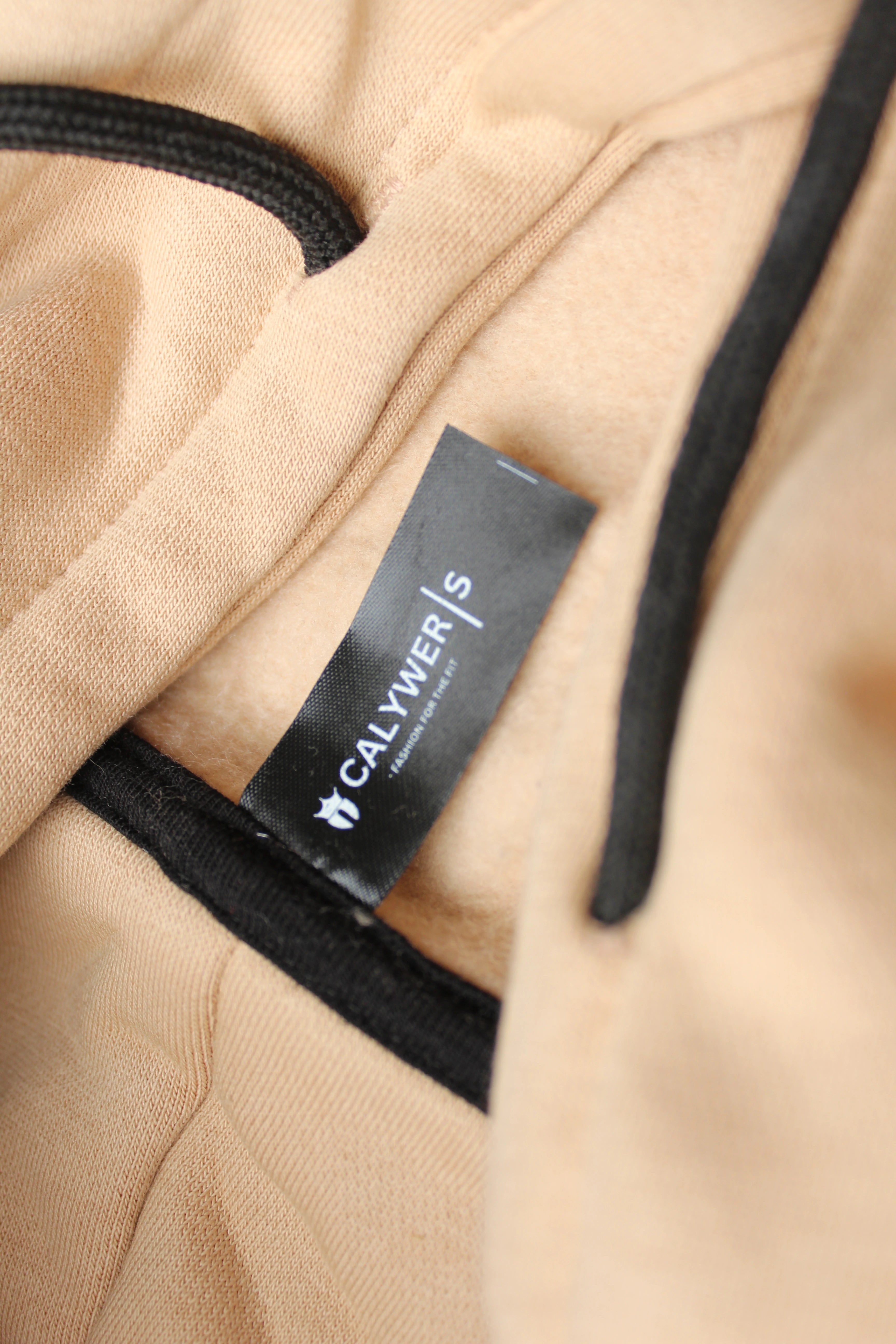 calywer size beige color hooded