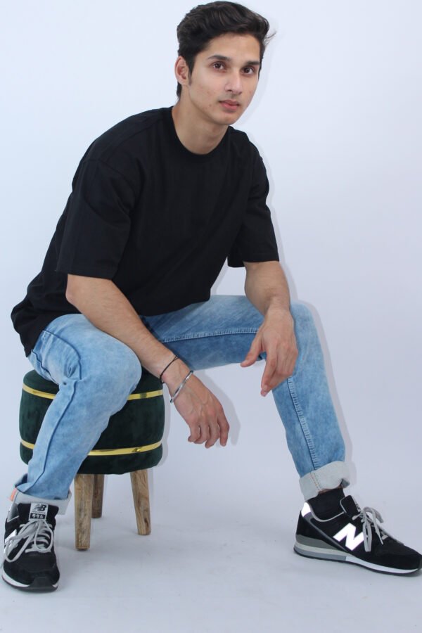 Oversized Solid Black Stretch T-Shirt - Image 4